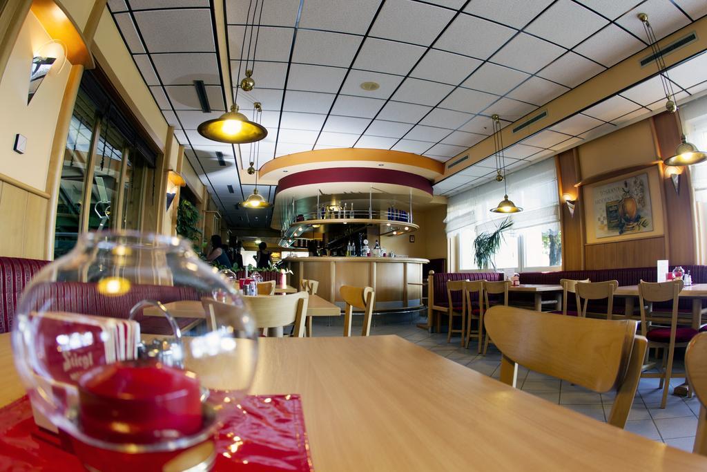 Tennis- Und Freizeitzentrum Neudoerfl Neudorfl Extérieur photo