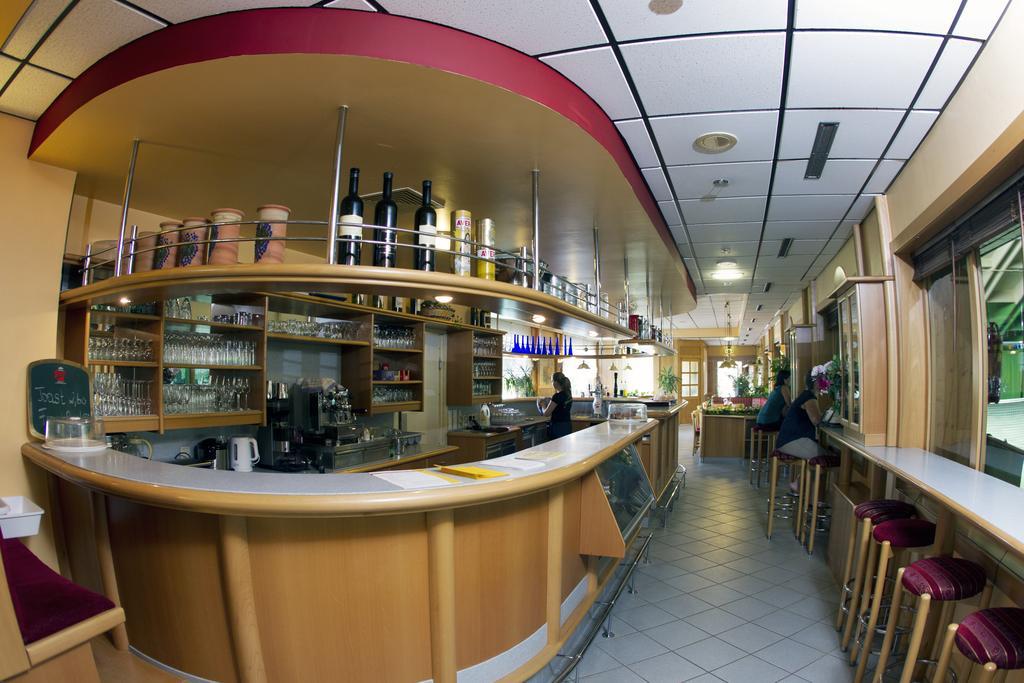 Tennis- Und Freizeitzentrum Neudoerfl Neudorfl Extérieur photo