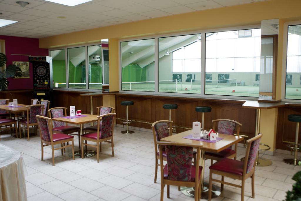 Tennis- Und Freizeitzentrum Neudoerfl Neudorfl Extérieur photo