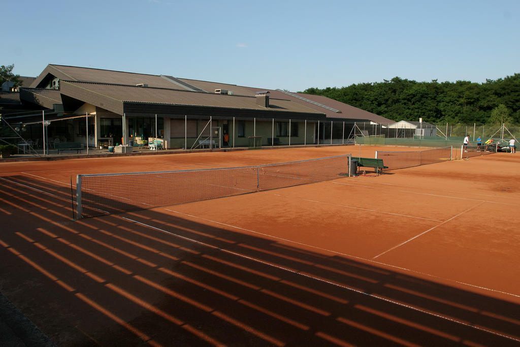 Tennis- Und Freizeitzentrum Neudoerfl Neudorfl Extérieur photo