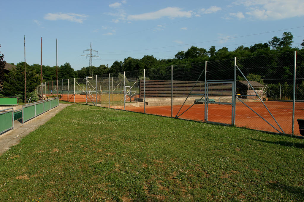 Tennis- Und Freizeitzentrum Neudoerfl Neudorfl Extérieur photo
